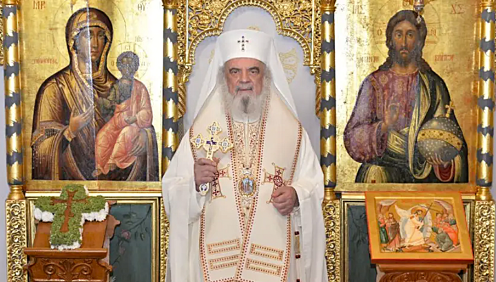 Der Hierarch erläuterte den historischen Kontext der Entdeckung des Holzes des Heiligen Kreuzes in Jerusalem. Foto: Rumänisches Patriarchat