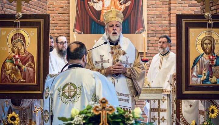 Zahlreiche Gläubige und Gäste feierten mit Metropolit Grigorije die Weihe der neuen orthodoxen Kirche in Albstadt.