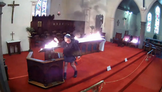 Australier wurde nach Brandstiftung in Kirche festgenommen