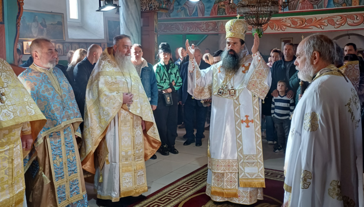Patriarch Daniil feierte die Göttliche Liturgie in Samoranowo und weihte eine neue Sonntagsschule. Foto: Patriarchat