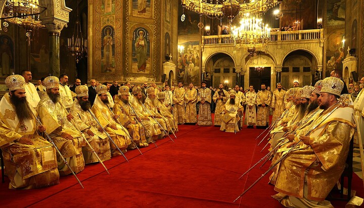 Der bulgarische Klerus versammelte sich zum Patronatsfest der Patriarchalkathedrale um Patriarch Daniil. Foto: Patriarchat