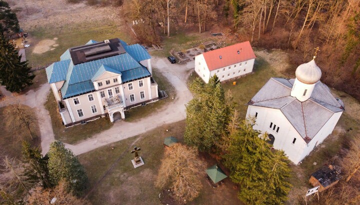 Das St.-Georgs-Kloster in Götschendorf informiert online über seine Ikonenausmalung, Bauprojekte und das wachsende Pilgerleben. Foto: Kloster