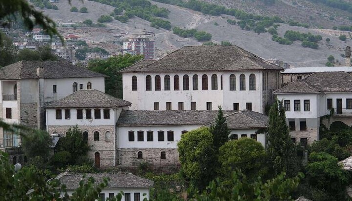 Kirchliches Gymnasium von Erzb. Anastasios in Albanien geschlossen