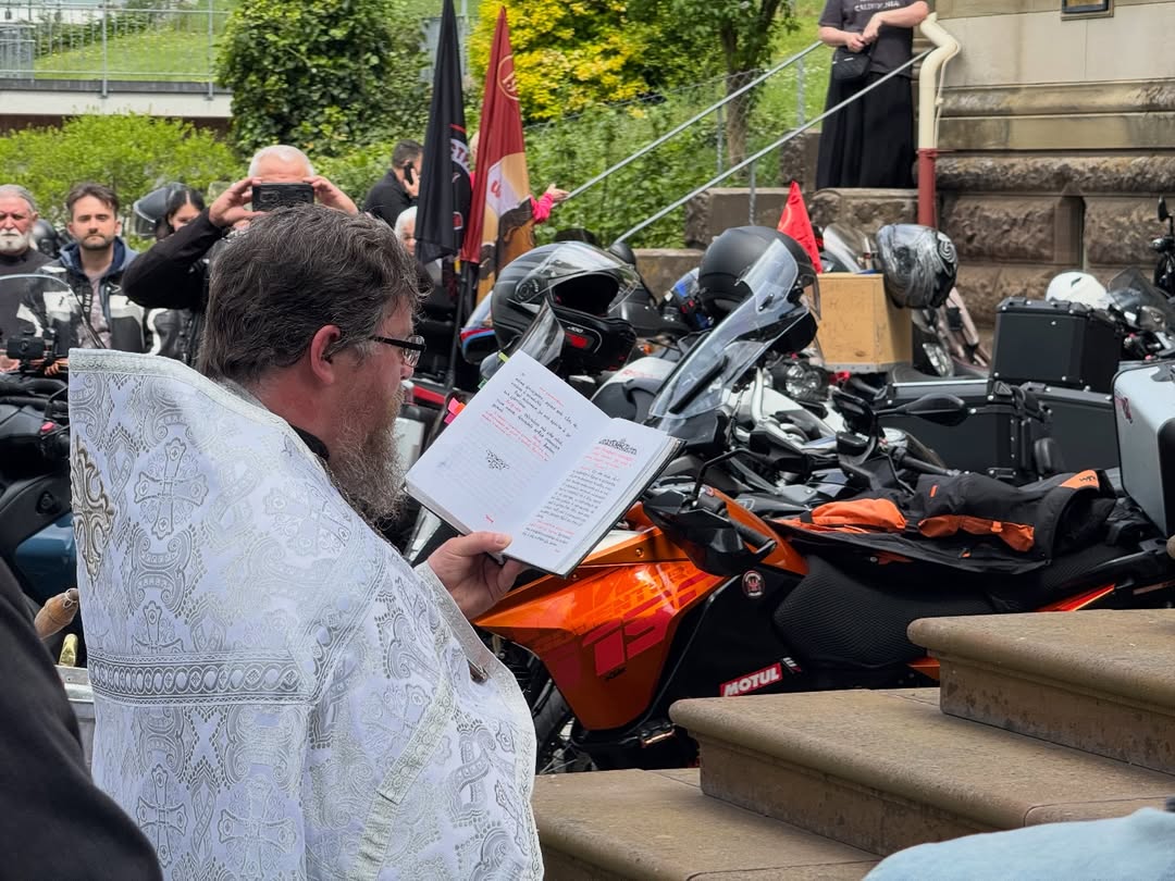 Motorräder in orthodoxer Kirche in Bad Kissingen gesegnet фото 1