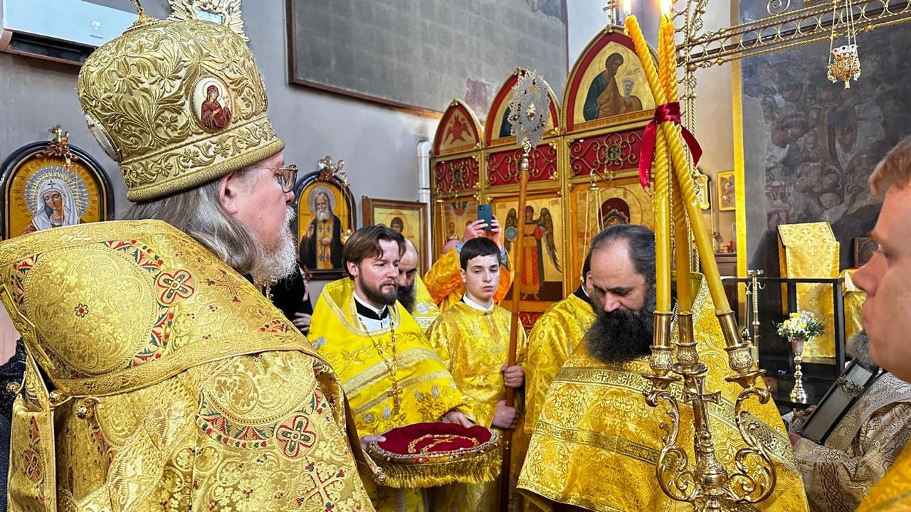 Metropolit Mark feierte Göttliche Liturgie in Mailand und verlieh Auszeichnung фото 1