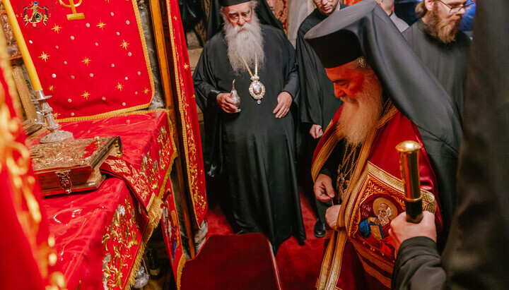 Der Patriarch von Jerusalem, Theophilus, feierte den Weihnachtsgottesdienst in Bethlehem