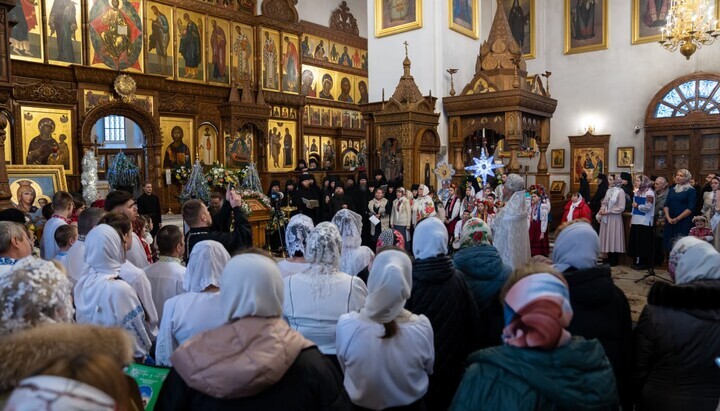 In diesem Jahr fiel das Festival mit dem 30. Jahrestag der Präsidentschaft von Metropolit Arsenij zusammen. Foto: Sviatohirsk-Lavra