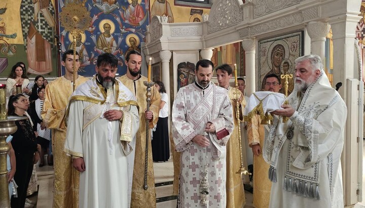 Metropolit Grigorije (rechts) in der serbisch-orthodoxen Kathedrale der Verklärung des Herrn in Trebinje. Foto: eparhija-nemacka.com