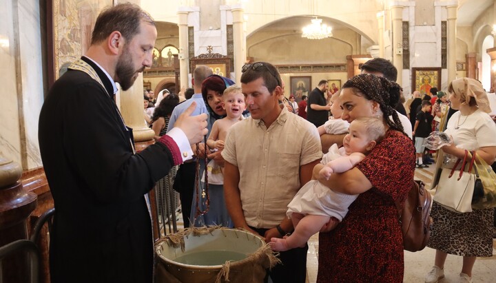 Das Konzept der Massentaufen wird seit 2008 umgesetzt. Unter Patriarch Ilia II. blühte die Georgische Orthodoxe Kirche wieder auf. Foto: patriarchate.ge