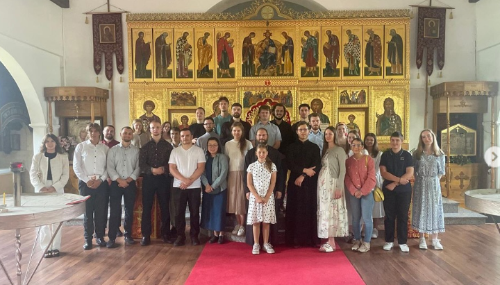 Junge orthodoxe Christen trafen sich zum Austausch in der russisch-orthodoxen Kirchengemeinde des Hl. Panteleimon in Köln. Foto: ROJ Köln