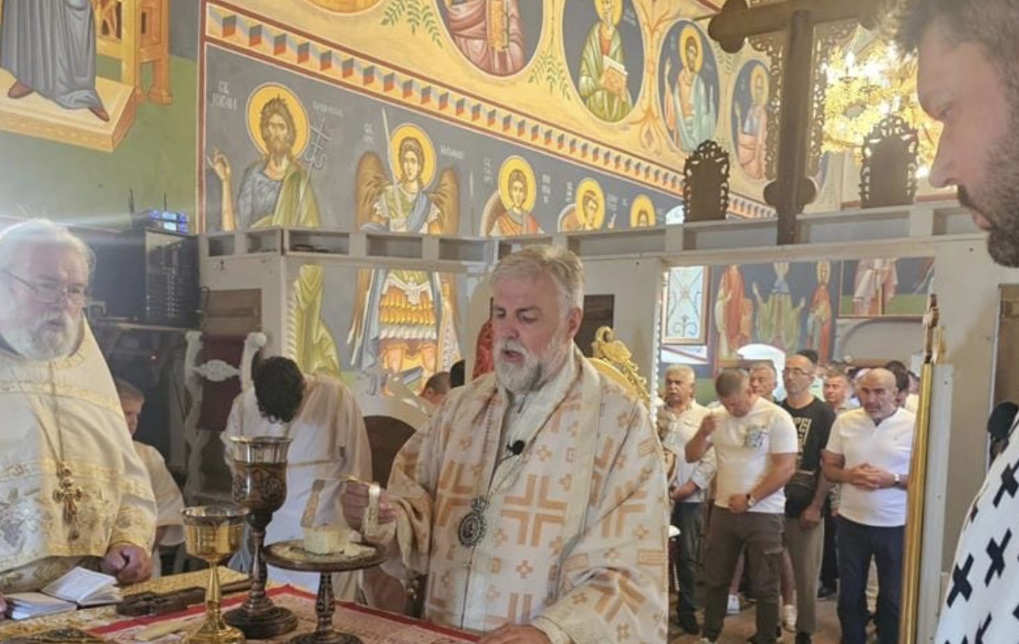Metropolit von Düsseldorf Gregorij zelebrierte Liturgie in Montenegro