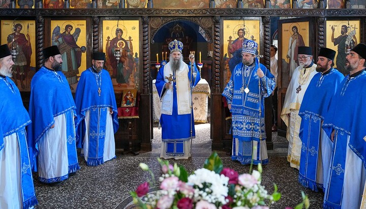 Patriarch Porfirije rückte die Rolle der Kirche in der heutigen Zeit zurecht. In Belgrad konzelebrierte Bischof Stefan von Remesian, Vertreter der Serbisch-Orthodoxen Kirche beim Patriarchen von Moskau. Foto: spc.rs