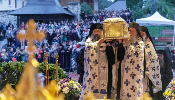 Die lokale Heiligsprechung der heiligen Paisios (Olaru) und Cleopa (Ilie) im Kloster Sihastria. Foto: doxologia.ro