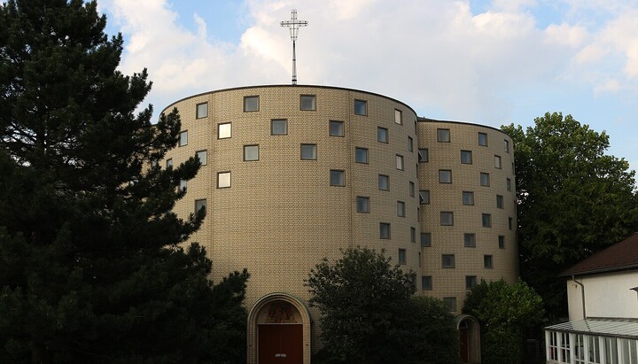 Die russisch-orthodoxe St.-Barbara-Kirche in Krefeld ist Veranstaltungsort für die zweite orthodoxe Jugendkonferenz der Berliner Diözese. Foto: Wikipedia