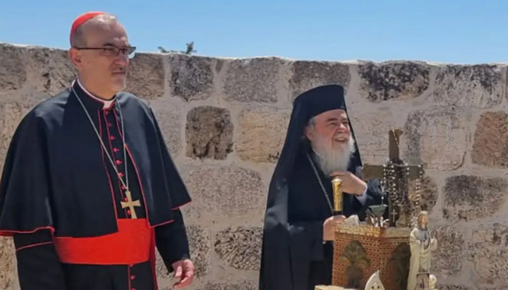 Patriarch Theophilos III. (r.) und Patriarch Pierbattista Pizzaballa erklärten: