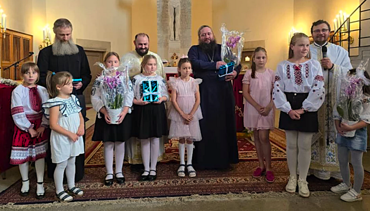 Die Kirche war erfüllt von Gebeten, Gesängen und einer besonderen spirituellen Stimmung, die die Verbundenheit der Gläubigen spürbar machte. Foto: Gemeinde