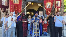 Prozession mit Reliquien der Gottesmutter zum Hochfest in Mödling