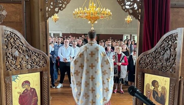 Die serbisch-orthodoxe Gemeinde Wuppertal versammelt sich in der ehemaligen evangelischen Lutherkirche, welche sie 1997 übernommen hat. Foto: Gemeinde