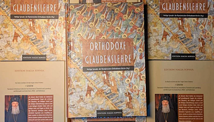 Die deutsche Ausgabe des rumänischen Katechismus zeigt auf dem Cover die „Himmelsleiter“ des Klosters Sucevița – ein Symbol für den Weg zu Gott in der orthodoxen Tradition.