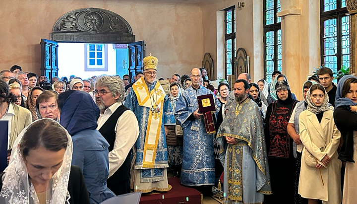 Metropolit Johannes von Dubna besuchte das Kloster in Klausen zum Patronatsfest und zur Altarweihe einer zweiten Kirche. Foto: Diözese