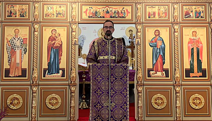 Diakon Igor Willimowski predigte in der russisch-orthodoxen Kirche Krefeld. Foto: Screenshot YouTube