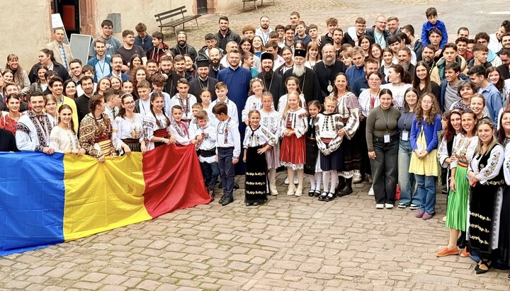 Mehr als 200 Jugendliche, Bischöfe und Seelsorger versammelten sich zu einem Wochenende voller Glauben, Freude und Gemeinschaft. Foto: Gemeinde