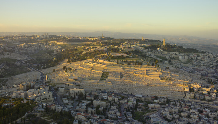 Blick auf den Jerusalemer Ölberg. Das Grab der Propheten sorgt für Konflikte. Foto: Wikipedia/Andrew Shiva