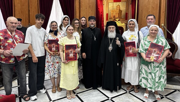 Pilger der Genfer Kathedrale nahmen in Jerusalem an der Weihe von Erzbischof Symeon vom Berg Sinai teil und wurden von Patriarch Theophilus III. empfangen. Foto:Diözese