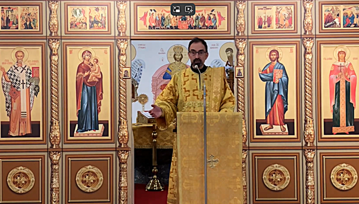 Diakon Igor Willimowski rief die Gläubigen auf, das Herz von Unruhe und Stolz zu reinigen, damit das Wort Gottes Frucht bringen kann. Screenshot YouTube