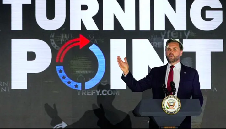 Vizepräsident J. D. Vance spricht während einer Campus-Tour zum Thema „This is a turning point” (Dies ist ein Wendepunkt) an der Universität von Mississippi in Oxford, Mississippi, am Mittwoch, 29. Oktober 2025. Foto: AP Photo / Gerald Herbert