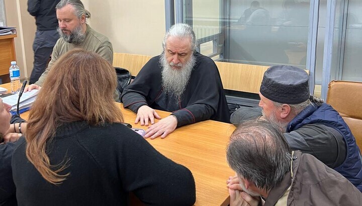 Metropolit Arsenij bei der Sitzung. Foto: Pressedienst der Swjatohirsk-Lawra