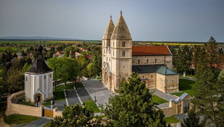 Abteikirche Ják, Ungarn. Foto: Hungarian Conservative