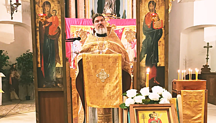 Priester Matthias Fröse rief in seiner Predigt in Meisenheim dazu auf, das Herz für Gottes Liebe zu öffnen – denn Himmel und Hölle beginnen im Inneren des Menschen. Foto: Screenshot YouTube