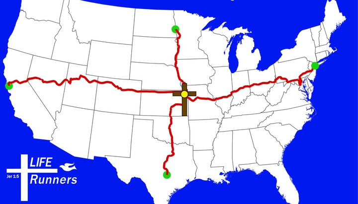 Teilnehmer des „A-Cross America Relay“ beteten unterwegs vor Abtreibungskliniken – Zielpunkt des kreuzförmigen Laufes war das Benedictine College in Kansas.