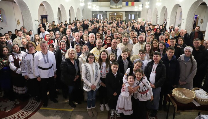 Weihbischof Sofian würdigte die Dortmunder Gemeinde als lebendige und geeinte Gemeinschaft beim Fest des heiligen Dimitrie cel Nou. Foto: Gemeinde