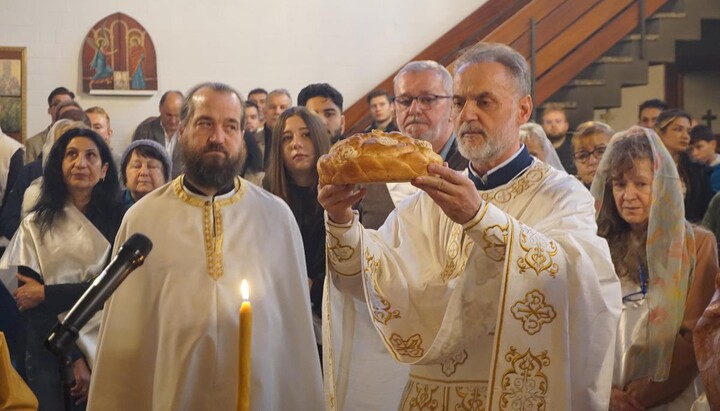Erzpriester Dragan Jovanović zelebriert die Heilige Liturgie zum Patronatsfest. Foto: Eparchie