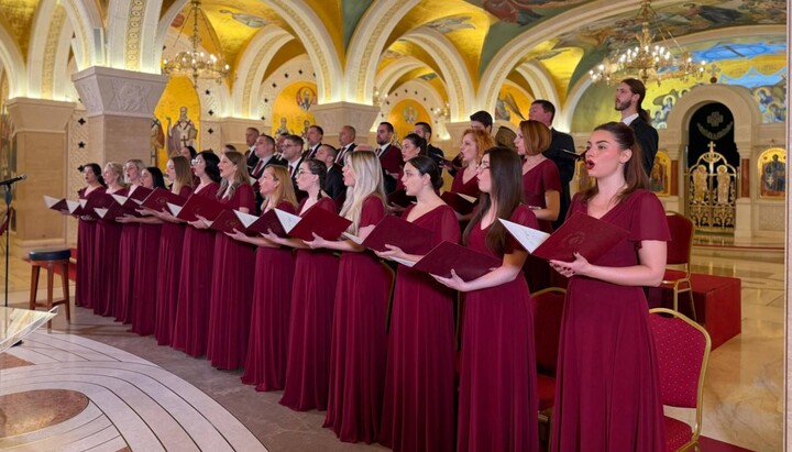 Der Chor der Sava-Kirche in Belgrad begleitete die Akademie mit Patriarch Porfirije muskalisch. Foto: Patriarchat