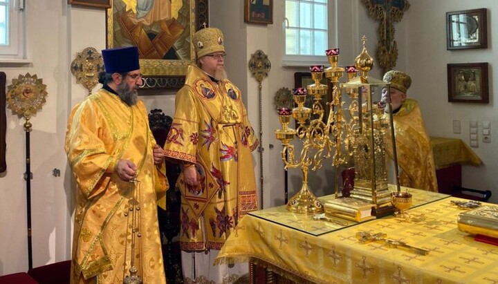 Erzbischof Tichon von Rusa zelebrierte die Göttliche Liturgie in der Berliner Auferstehungskathedrale anlässlich des Gedenktags des heiligen Tichon von Moskau. Foto: Diözese