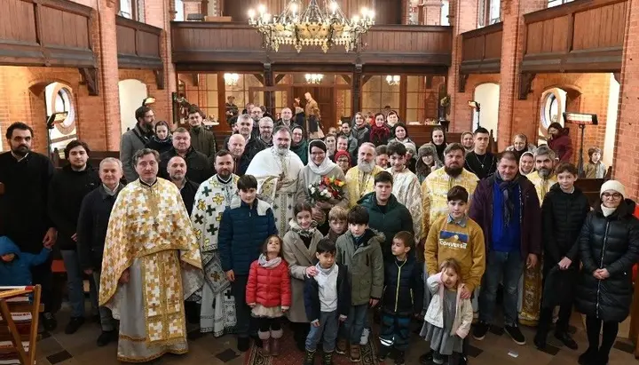 Priester Athanasie Ulea trug mit seinen Vorträgen in Berlin und Potsdam (o.) zum spirituellen Leben der rumänischen Gläubigen in der Diaspora bei. Foto: Diözese