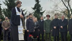 Priester Oleg Beltek hielt das Totengedenken für gefallene Rotarmisten