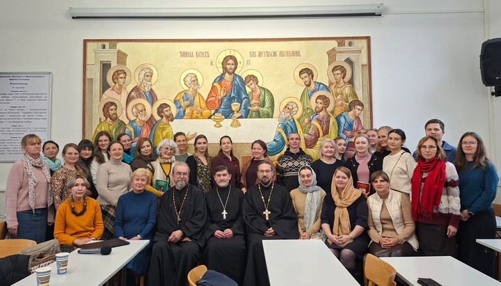 Lehrer von orthodoxen Sonntagsschulen bildeten sich in Krefeld fort