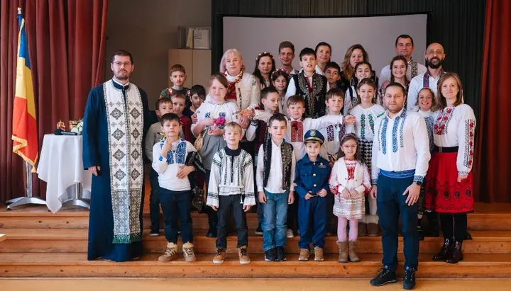 Gemeindemitglieder gedachten in Osnabrück dem Apostel Andreas und feierten zugleich den rumänischen Nationalfeiertag. Foto: Gemeinde