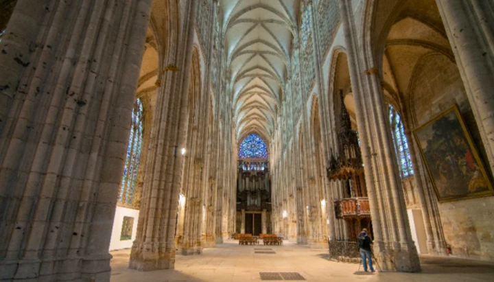 Die Abtei Saint-Ouen in Rouen, Normandie, Frankreich. Foto: Jorge Láscar via Wikimedia (CC BY 2.0).