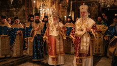 Athos-Kloster Hilandar beging Tempelslava mit hochrangigen Gästen