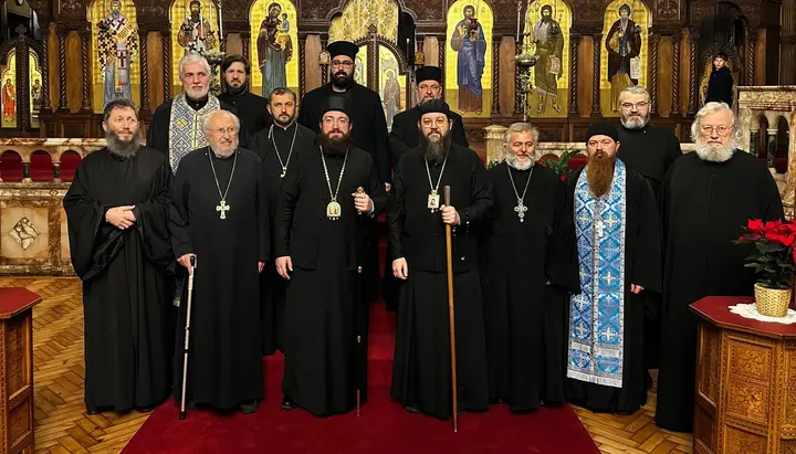 Bischof Irenei und Bischof Nektarije zelebrierten gemeinsam in der serbischen Kathedrale in London. Foto: Diözese