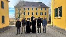 Bischof Hiob informiert über Fortschritte auf Schloss Seyfriedsberg