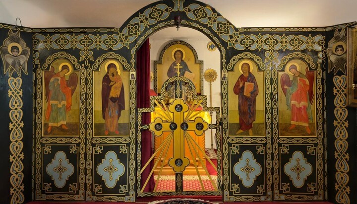 Die restaurierte Ikonostase der Kreuzerhöhungskirche in München erstrahlt wieder in voller Farbigkeit und ursprünglicher Pracht. Foto:Diözese