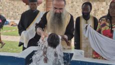 Mehr als 200 Gläubige ließen sich zum Jahresende im Kongo taufen