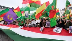 In Antwerpen wurden kurdische Demonstranten bei einem Messerangriff verletzt