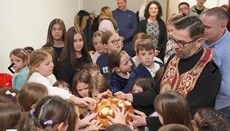 Priester weihte Slava-Gaben beim Fest des Heiligen Sava in Neu-Isenburg